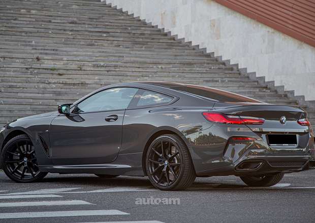 BMW 840