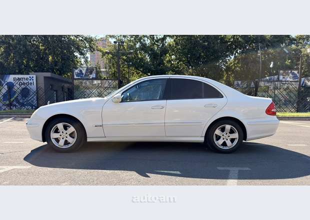 Mercedes-Benz E 320