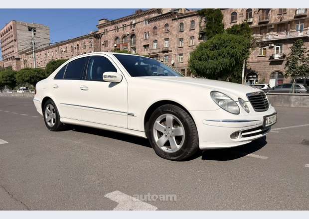 Mercedes-Benz E 320