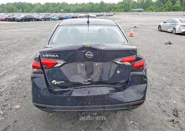 Nissan Versa