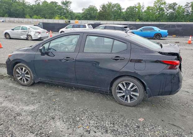 Nissan Versa