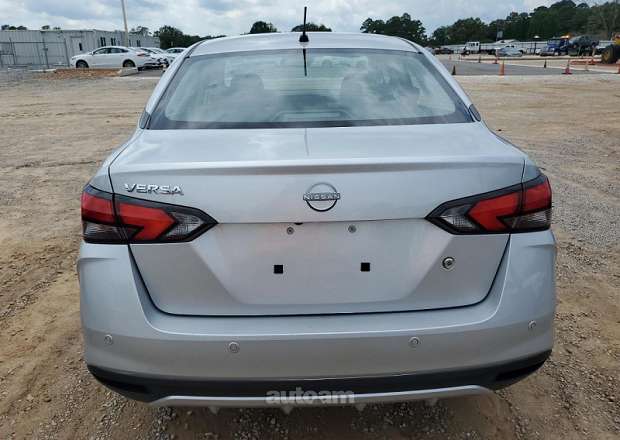 Nissan Versa