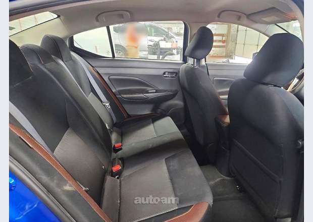 Nissan Versa