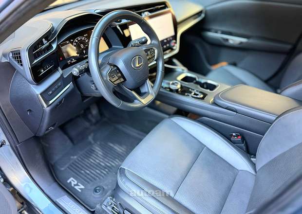 Lexus RZ 450e