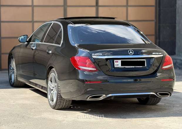 Mercedes-Benz E 200