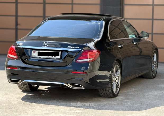 Mercedes-Benz E 200