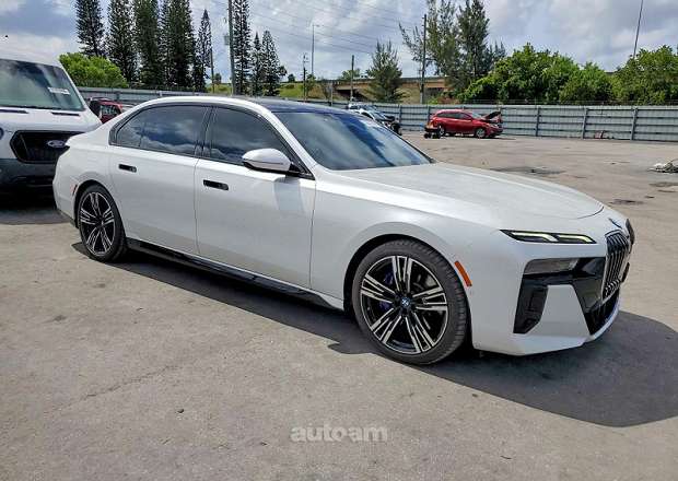 BMW 740
