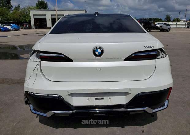 BMW 740
