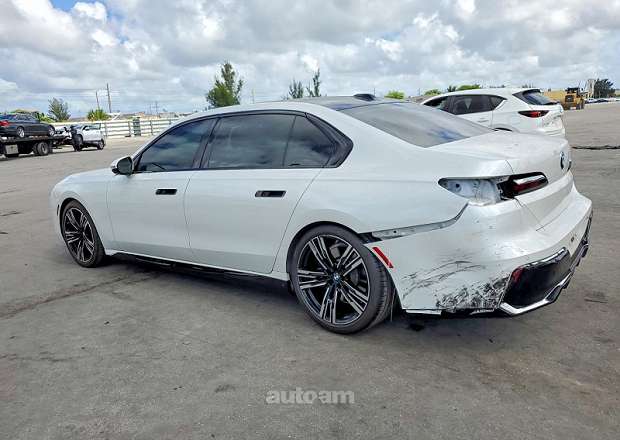 BMW 740