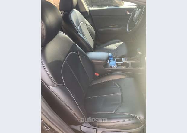 Kia Optima 2019 — լուսանկար 4