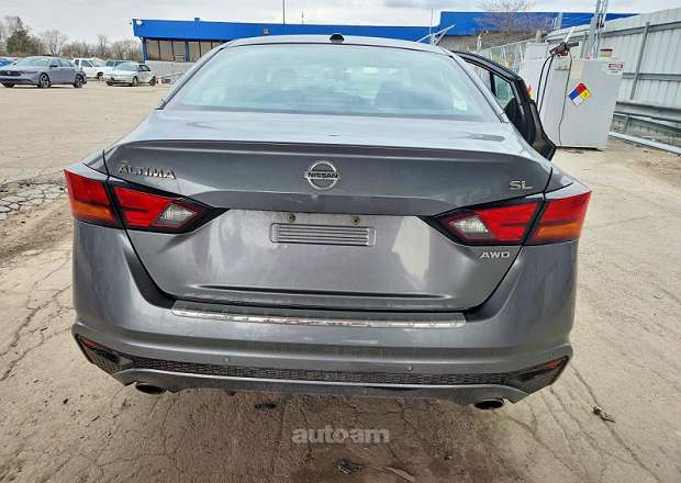 Nissan Altima