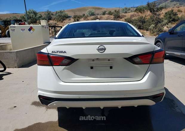 Nissan Altima