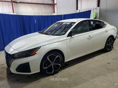 Nissan Altima  2024 