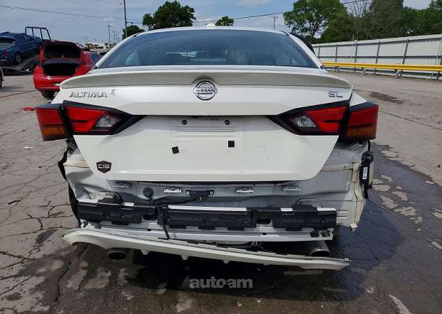 Nissan Altima