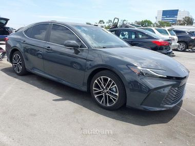 Toyota Camry  2025 