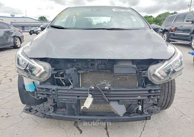 Nissan Versa
