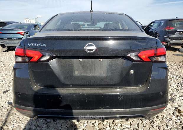 Nissan Versa