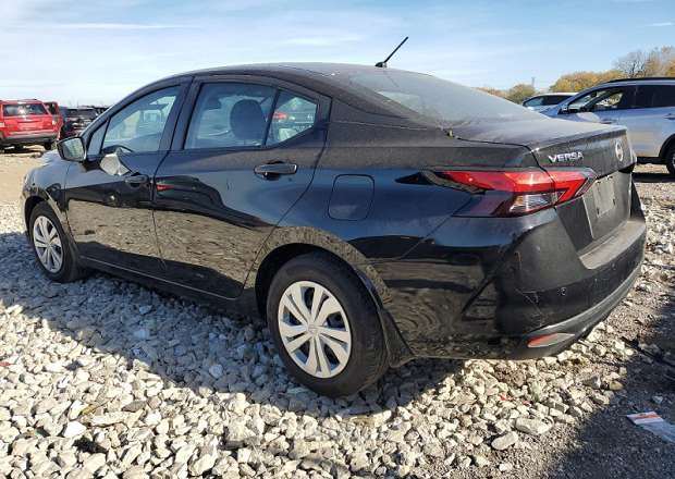 Nissan Versa