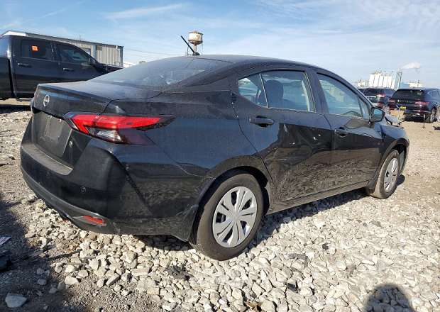 Nissan Versa