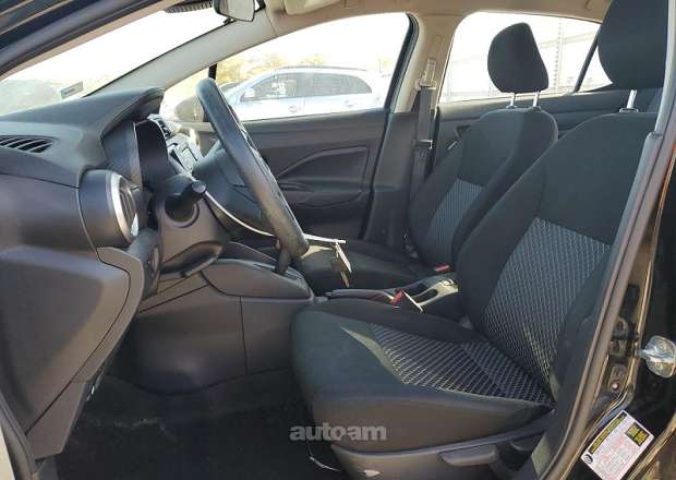 Nissan Versa