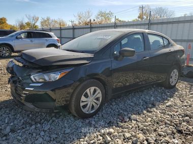 Nissan Versa  2023 