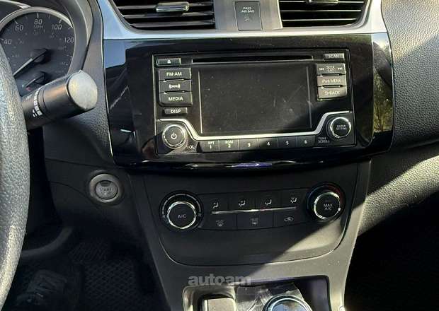 Nissan Sentra 2017 — լուսանկար 5