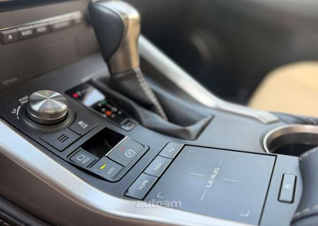 Lexus NX 300t