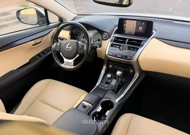Lexus NX 300t