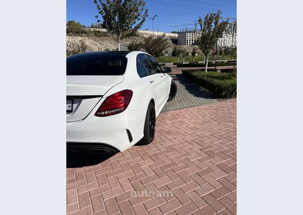 Mercedes-Benz C 300