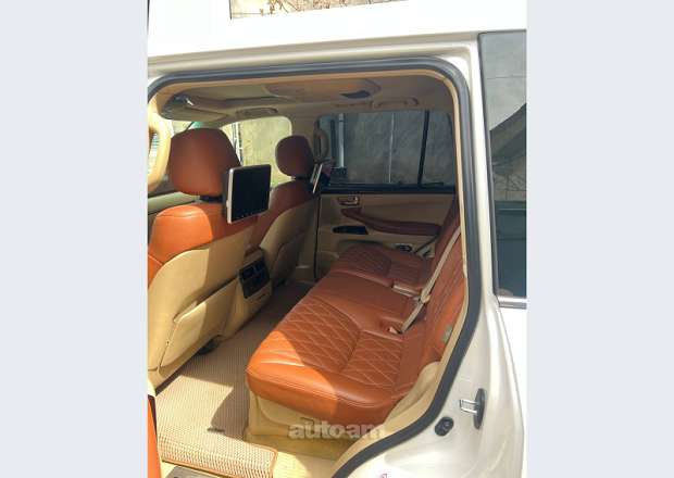 Lexus LX 570