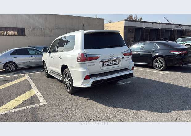 Lexus LX 570