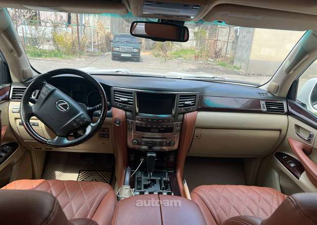 Lexus LX 570