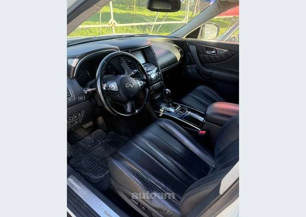 Infiniti FX35