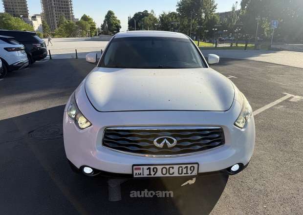 Infiniti FX35