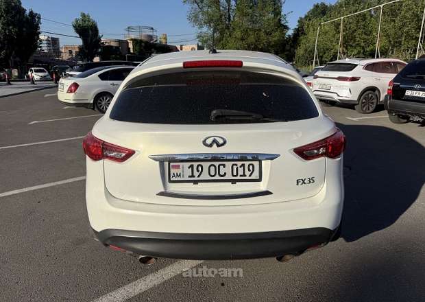 Infiniti FX35