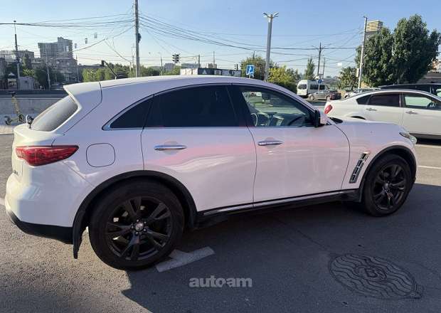 Infiniti FX35