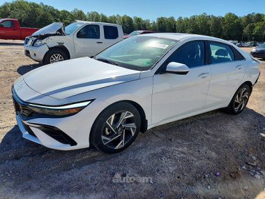 Hyundai Elantra  2024 