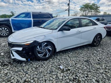 Hyundai Elantra  2025 