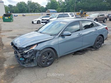Hyundai Elantra  2021 