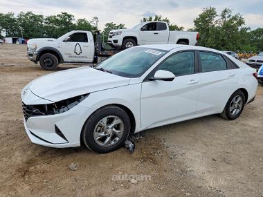 Hyundai Elantra  2022 