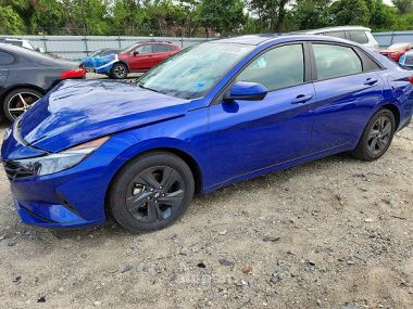 Hyundai Elantra  2022 