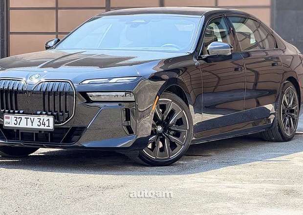 BMW i7