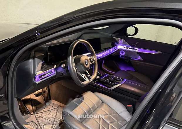 BMW i7