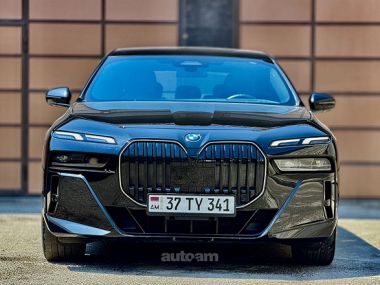 BMW i7  2024 