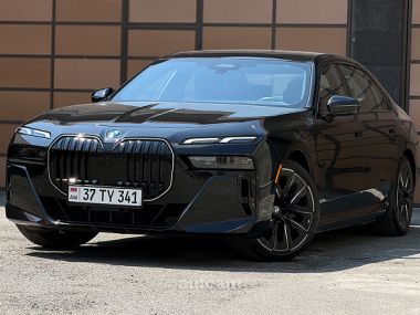 BMW i7  2024 