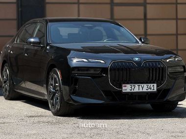 BMW i7  2024 