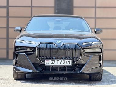 BMW i7  2024 
