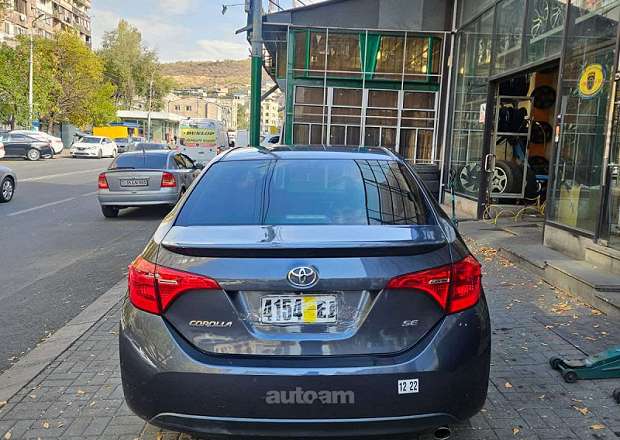 Toyota Corolla 2018 — photo 4