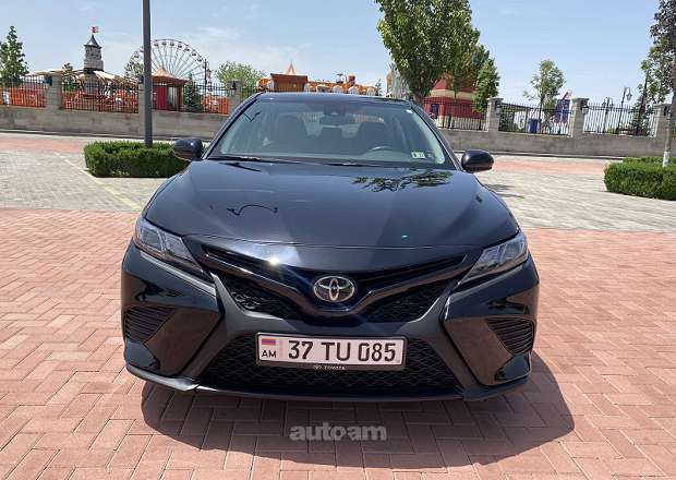 Toyota Camry 2020 — լուսանկար 2