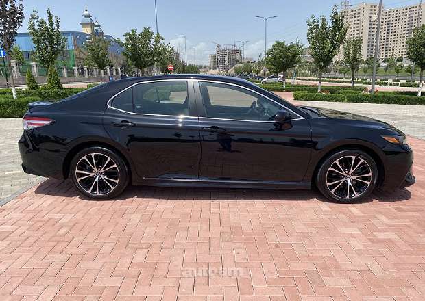 Toyota Camry 2020 — լուսանկար 4